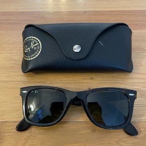 Ray Ban Wayfarer tortoise